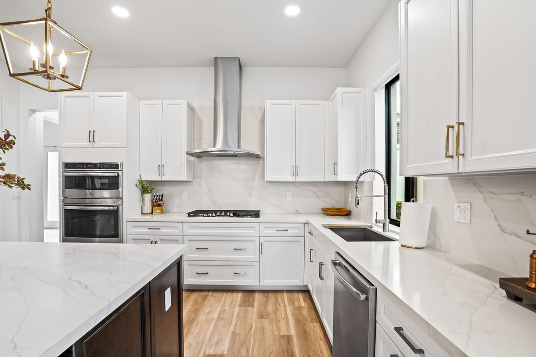 На продажу: $1,725,000 (5 спален, 5 ванн, 4032 Квадратных фут)