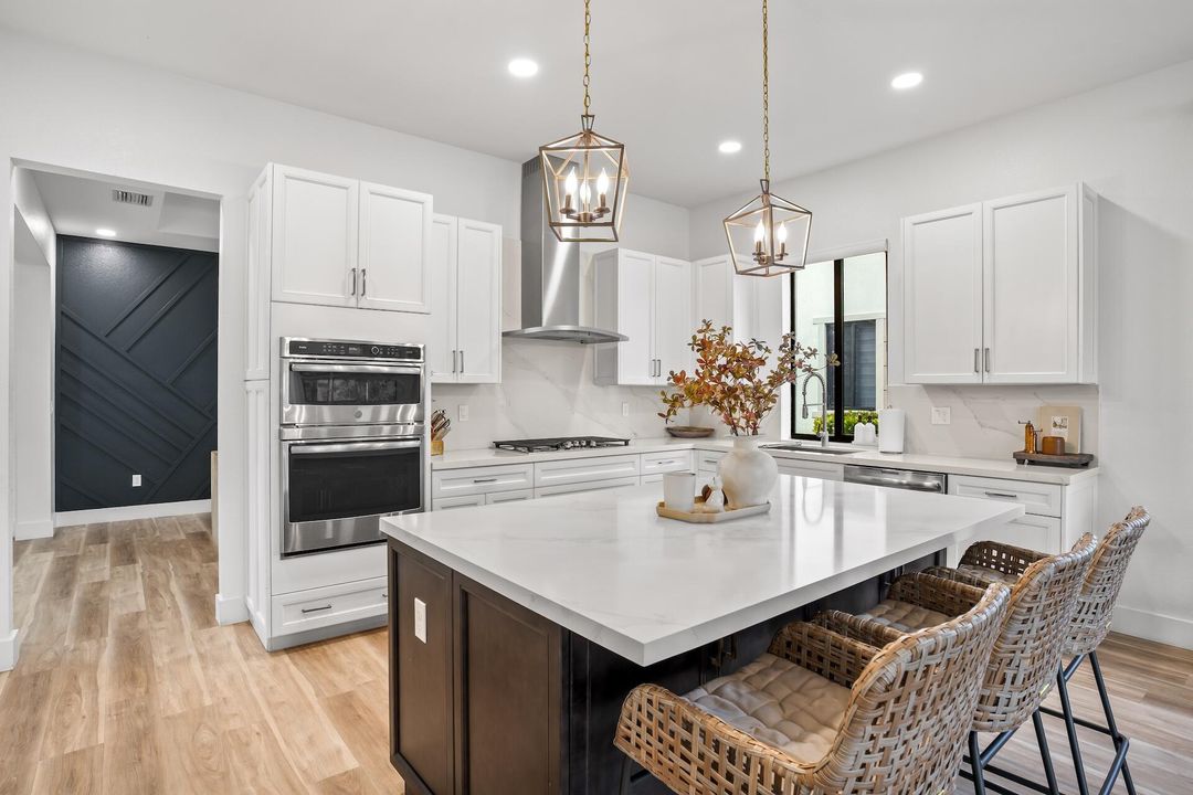 На продажу: $1,725,000 (5 спален, 5 ванн, 4032 Квадратных фут)