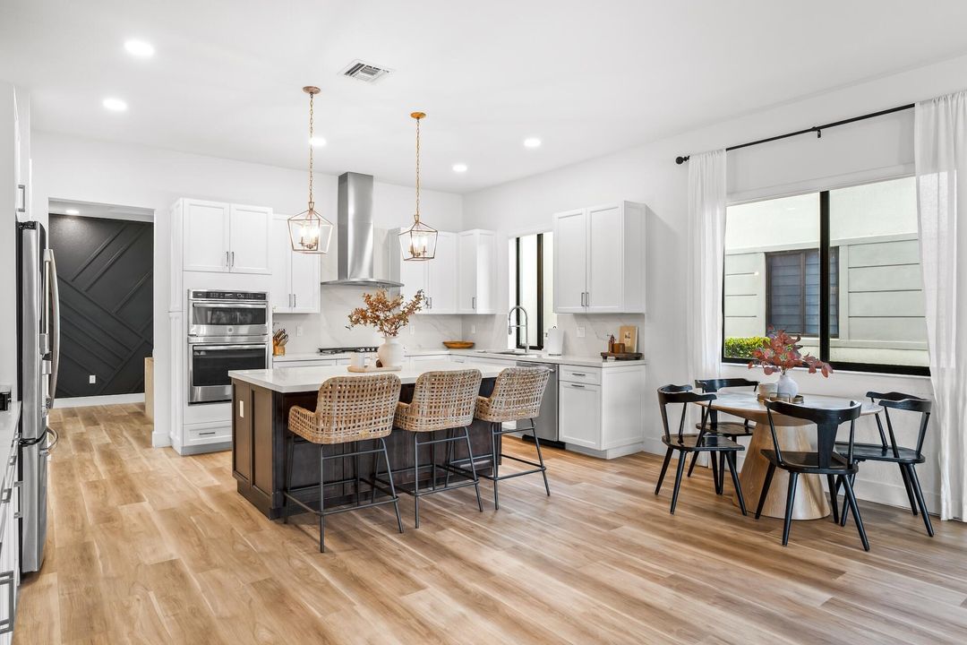 На продажу: $1,725,000 (5 спален, 5 ванн, 4032 Квадратных фут)