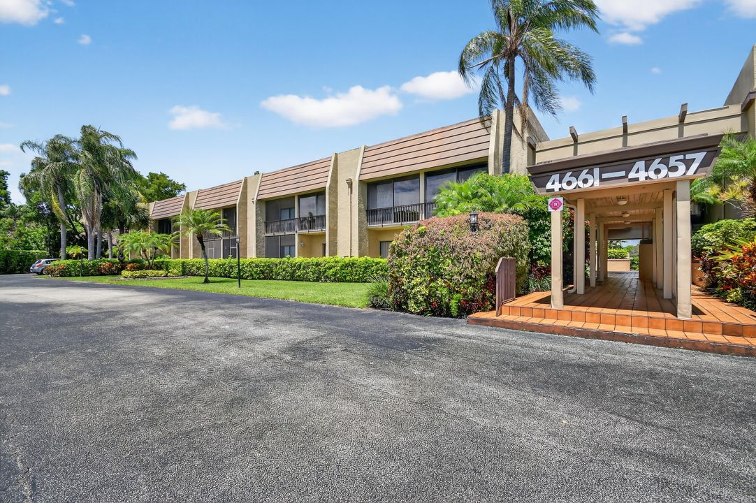 待售: $175,000 (1 贝兹, 1 浴室, 882 平方英尺)