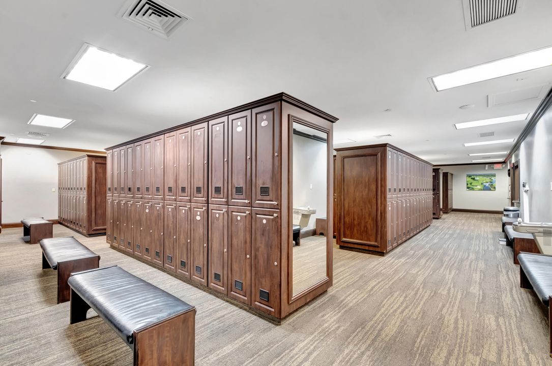 待售: $175,000 (1 贝兹, 1 浴室, 882 平方英尺)