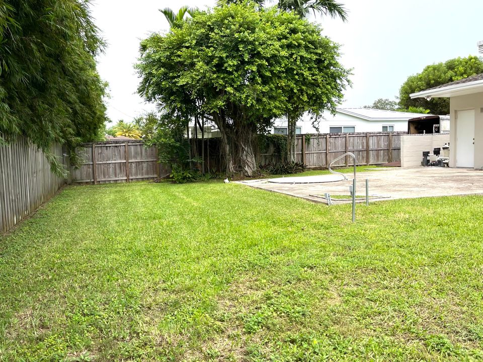 Active With Contract: $725,000 (3 beds, 2 baths, 1762 Square Feet)