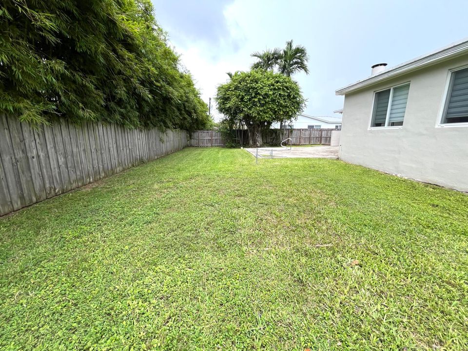 Active With Contract: $725,000 (3 beds, 2 baths, 1762 Square Feet)