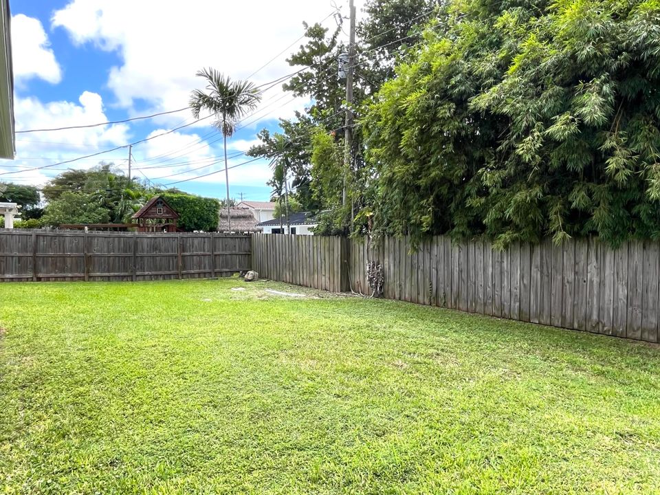 Active With Contract: $725,000 (3 beds, 2 baths, 1762 Square Feet)