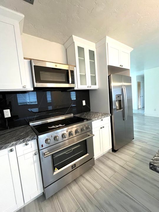 Active With Contract: $725,000 (3 beds, 2 baths, 1762 Square Feet)