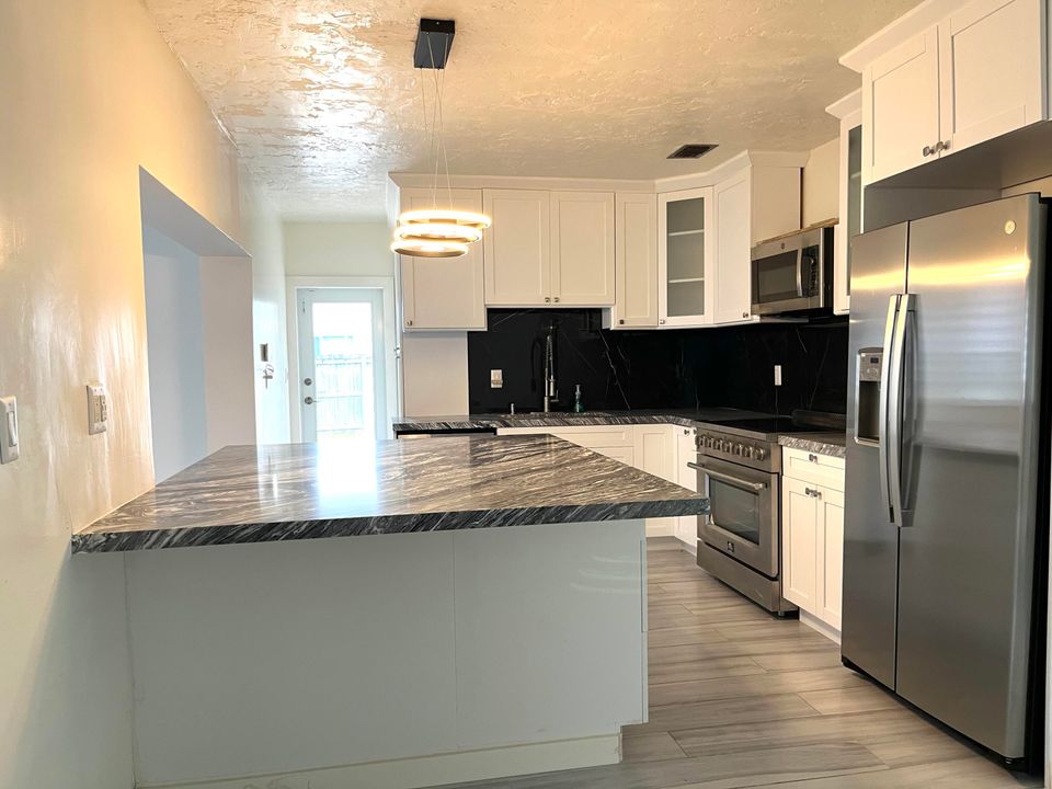 Active With Contract: $725,000 (3 beds, 2 baths, 1762 Square Feet)