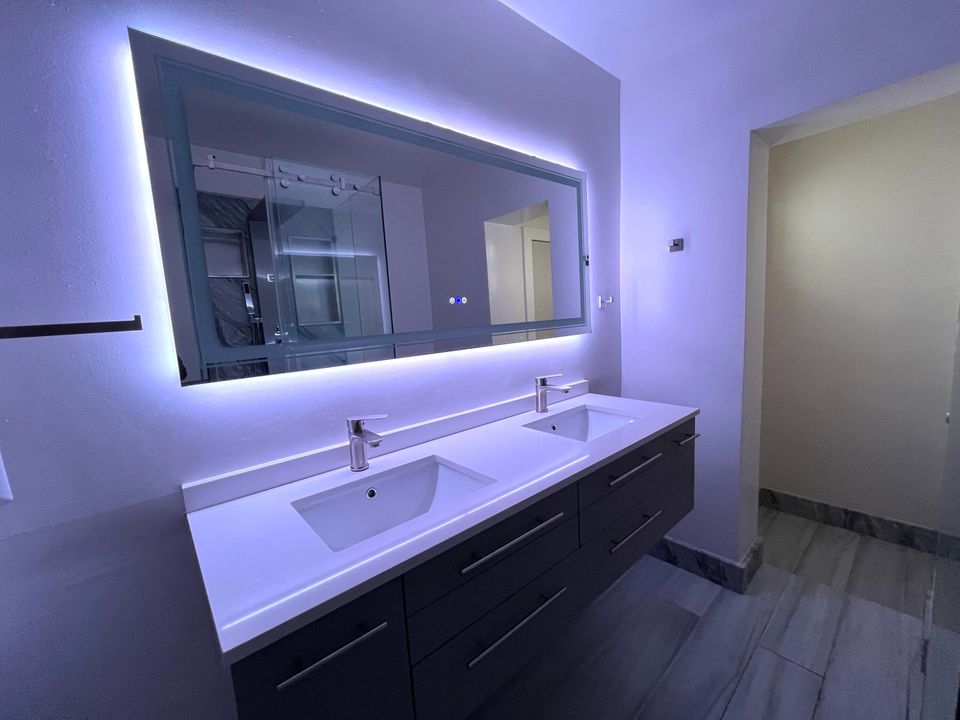 Active With Contract: $725,000 (3 beds, 2 baths, 1762 Square Feet)