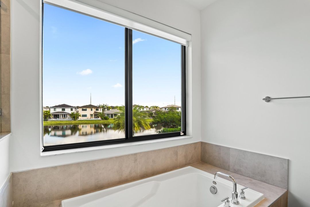 На продажу: $1,725,000 (5 спален, 5 ванн, 4032 Квадратных фут)