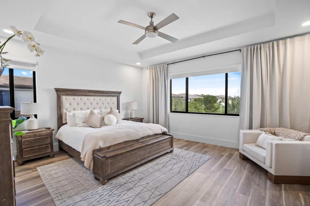 На продажу: $1,725,000 (5 спален, 5 ванн, 4032 Квадратных фут)