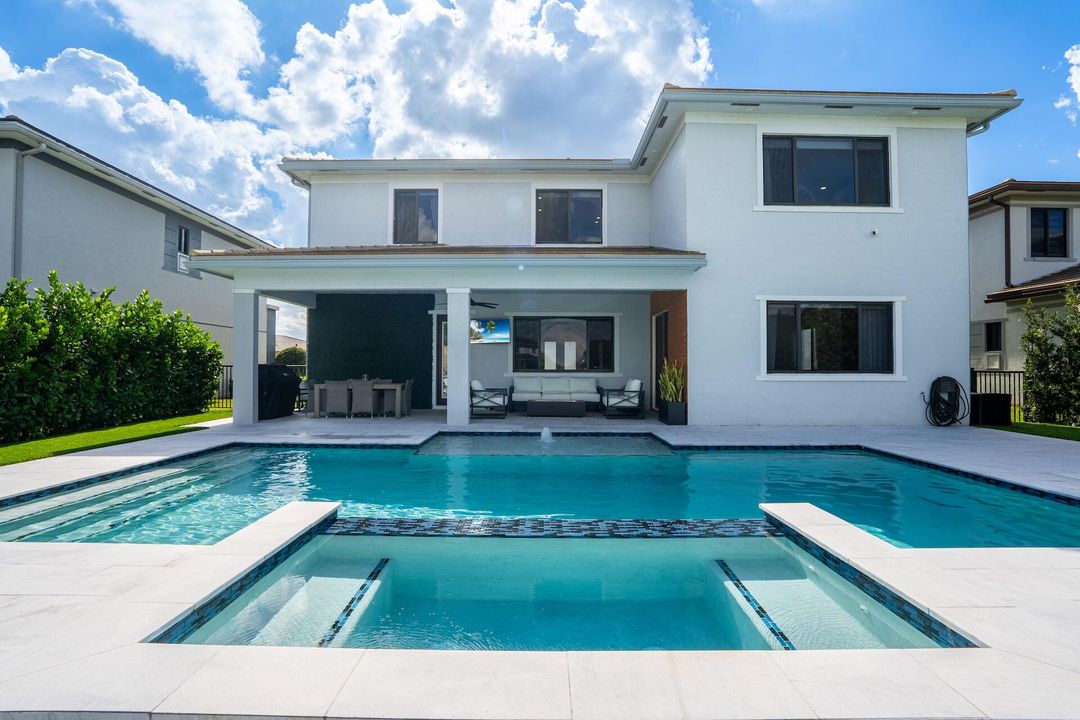 На продажу: $1,725,000 (5 спален, 5 ванн, 4032 Квадратных фут)