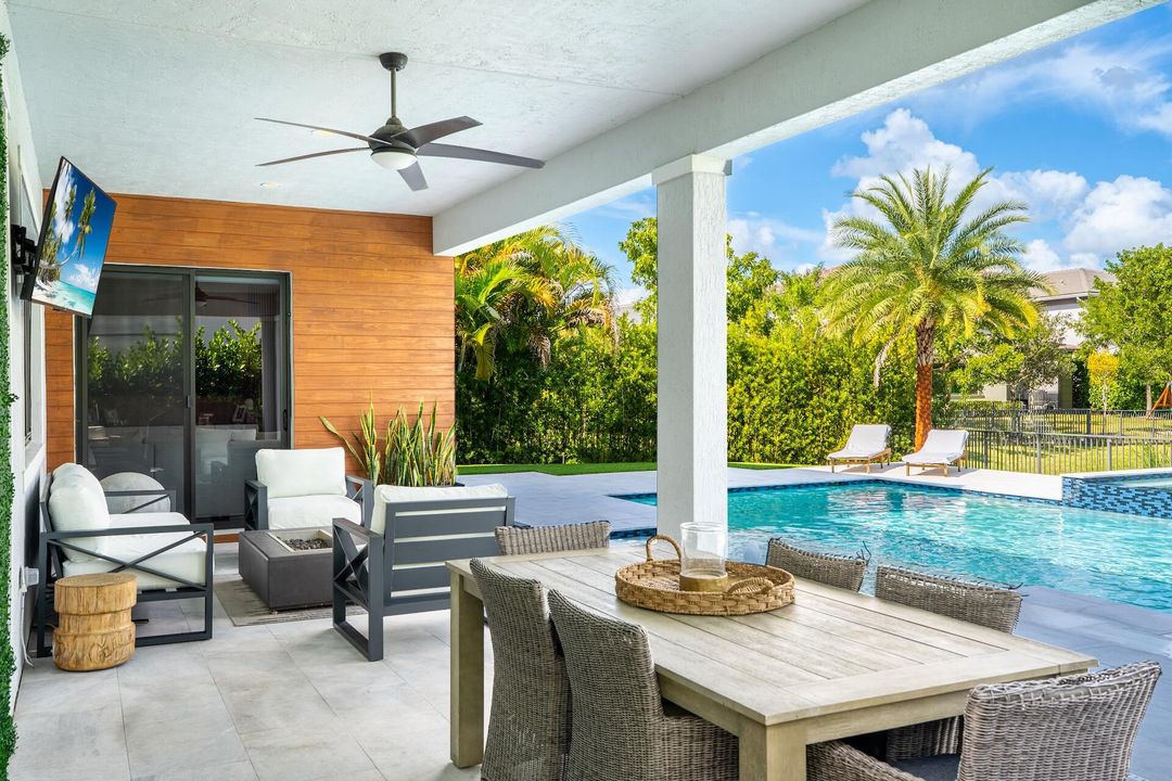 На продажу: $1,725,000 (5 спален, 5 ванн, 4032 Квадратных фут)