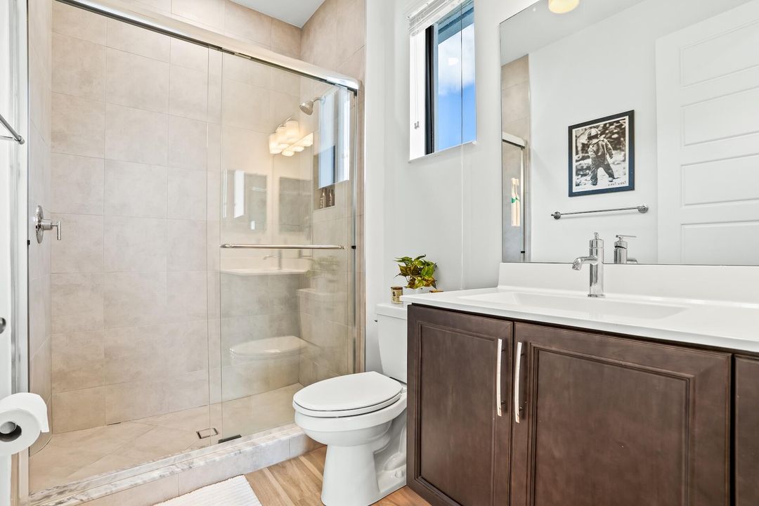 На продажу: $1,725,000 (5 спален, 5 ванн, 4032 Квадратных фут)