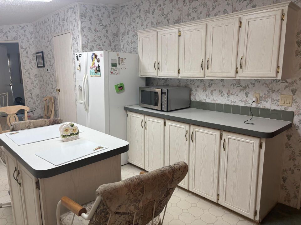 For Sale: $115,000 (4 beds, 2 baths, 2084 Square Feet)