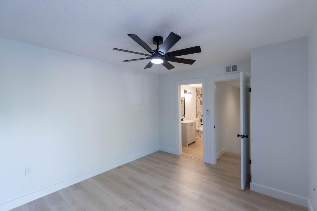 合同活跃: $2,450 (2 贝兹, 2 浴室, 1288 平方英尺)