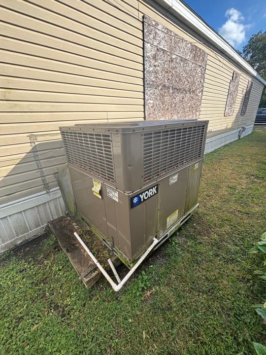 For Sale: $115,000 (4 beds, 2 baths, 2084 Square Feet)