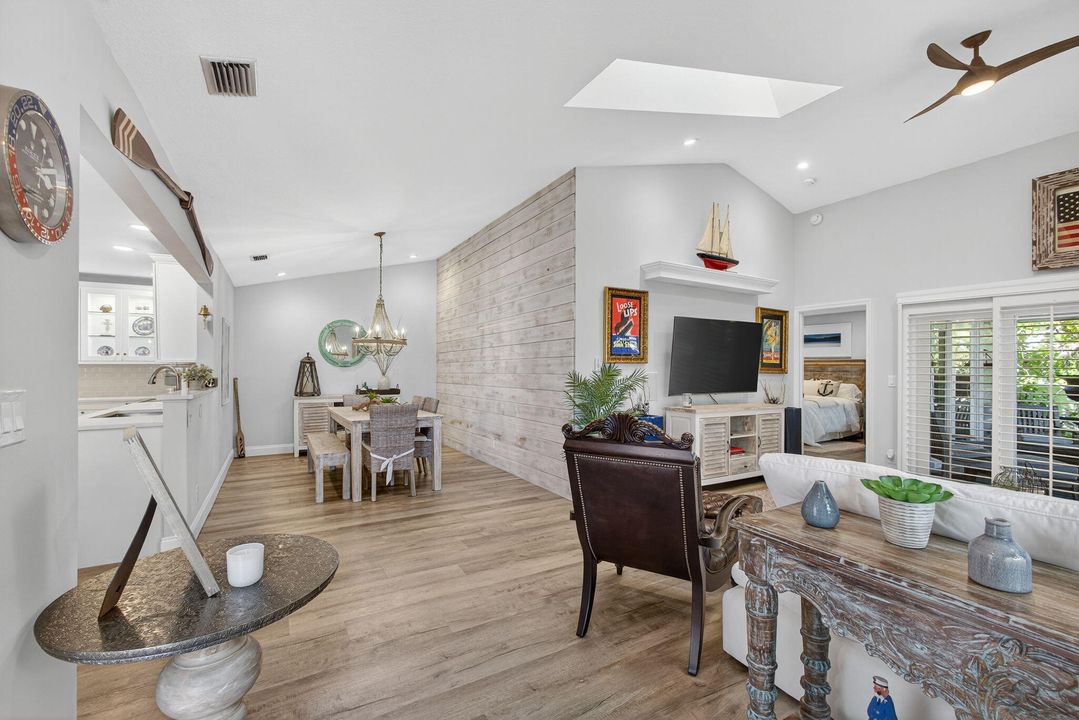 For Sale: $876,000 (3 beds, 2 baths, 1593 Square Feet)