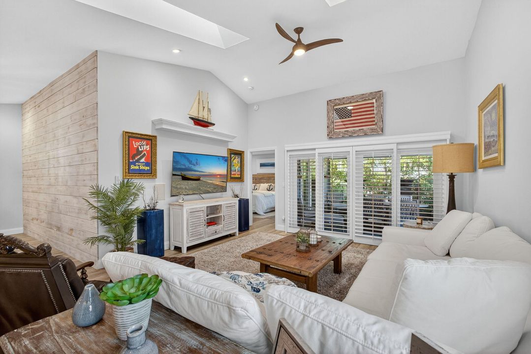 For Sale: $876,000 (3 beds, 2 baths, 1593 Square Feet)