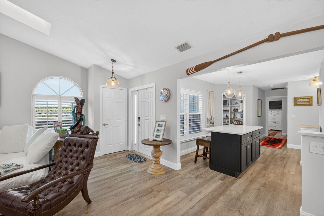 For Sale: $876,000 (3 beds, 2 baths, 1593 Square Feet)