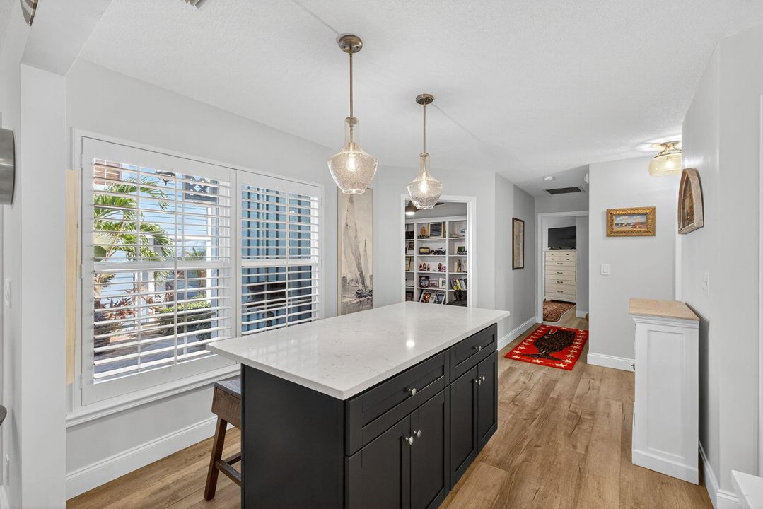 For Sale: $876,000 (3 beds, 2 baths, 1593 Square Feet)