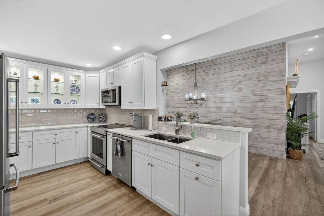 For Sale: $876,000 (3 beds, 2 baths, 1593 Square Feet)