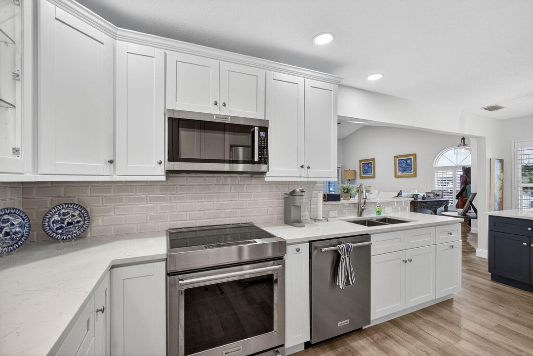 For Sale: $876,000 (3 beds, 2 baths, 1593 Square Feet)