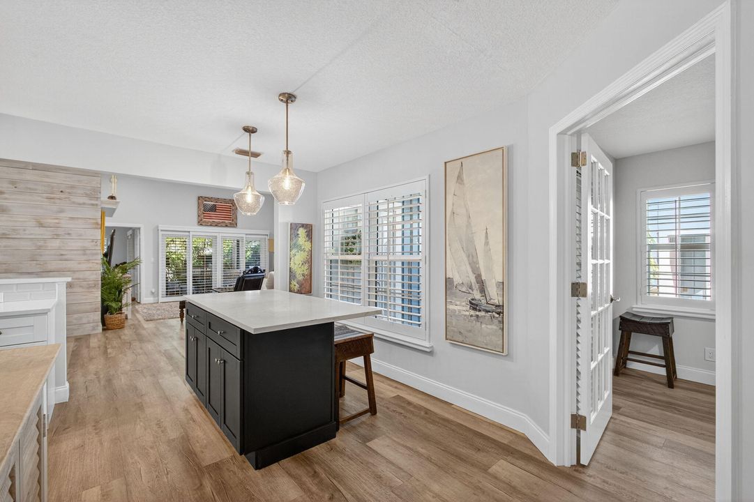 For Sale: $876,000 (3 beds, 2 baths, 1593 Square Feet)