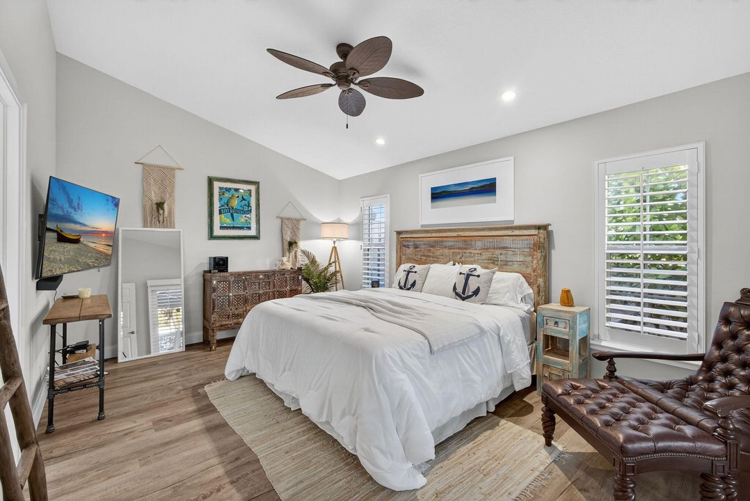 For Sale: $876,000 (3 beds, 2 baths, 1593 Square Feet)