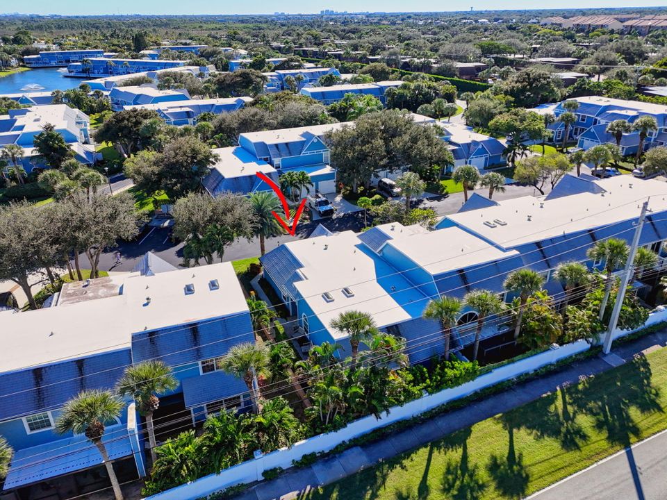 For Sale: $876,000 (3 beds, 2 baths, 1593 Square Feet)