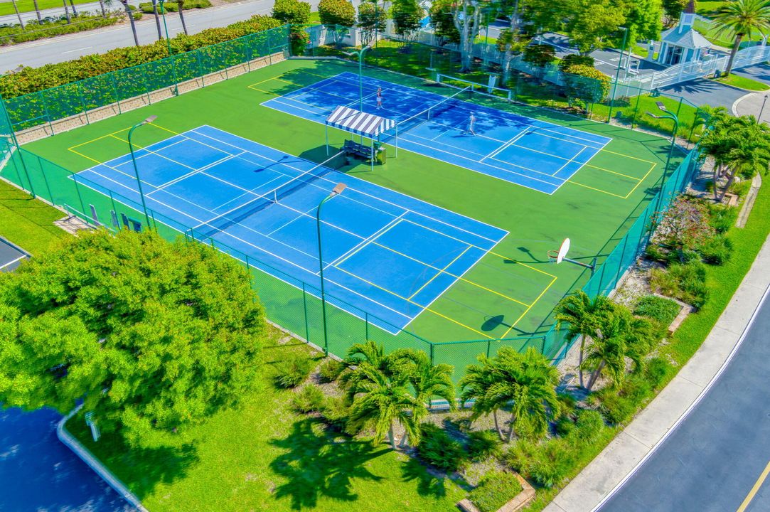 For Sale: $876,000 (3 beds, 2 baths, 1593 Square Feet)