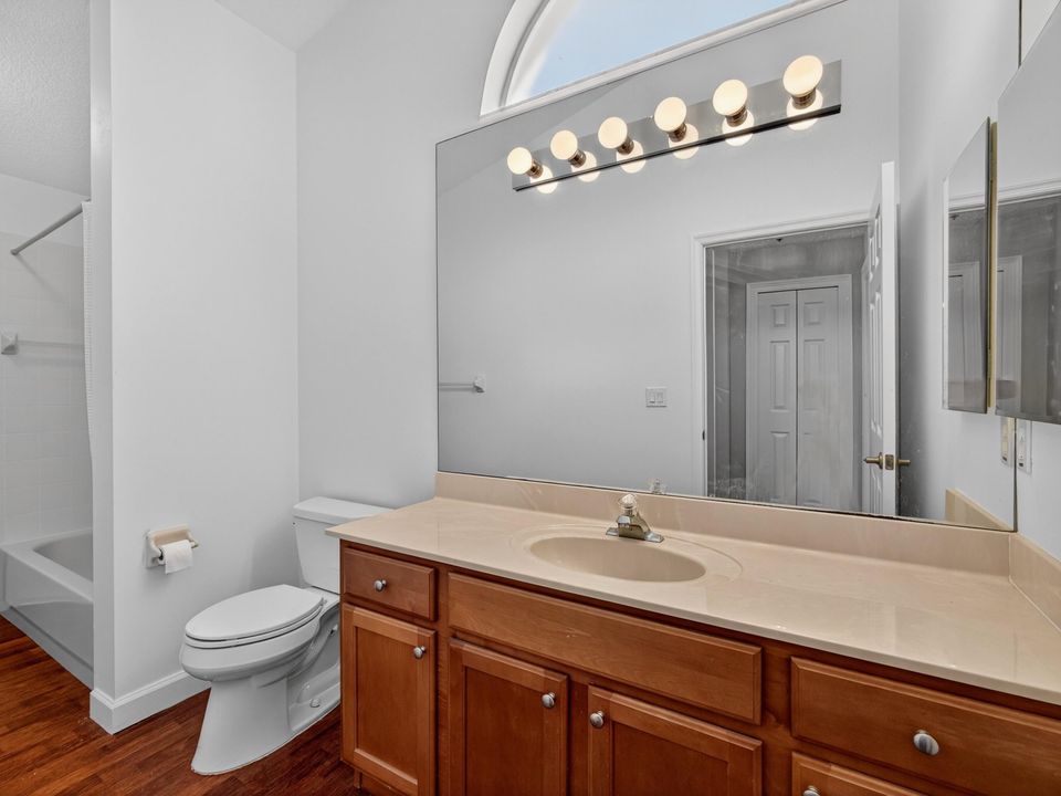 待售: $720,000 (4 贝兹, 3 浴室, 2469 平方英尺)