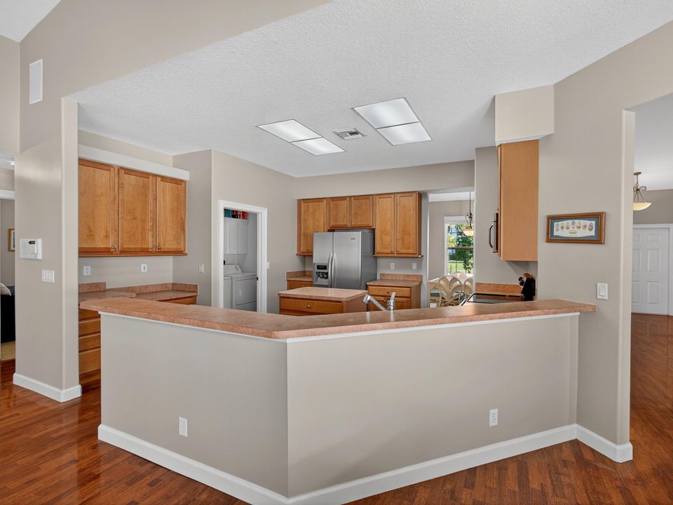 待售: $720,000 (4 贝兹, 3 浴室, 2469 平方英尺)