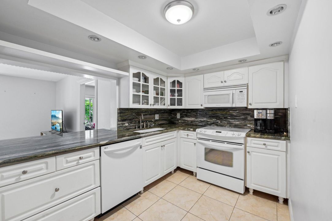 For Sale: $379,000 (2 beds, 2 baths, 1145 Square Feet)