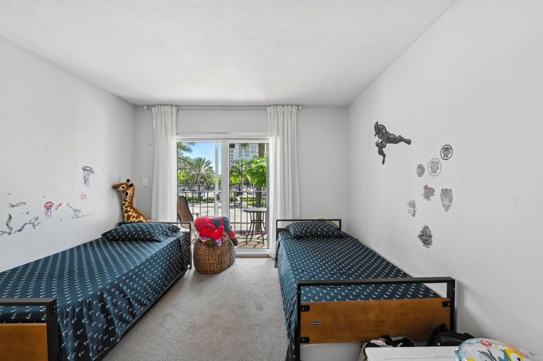 For Sale: $379,000 (2 beds, 2 baths, 1145 Square Feet)