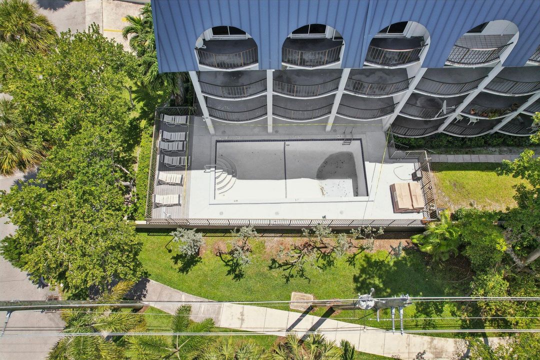 For Sale: $379,000 (2 beds, 2 baths, 1145 Square Feet)