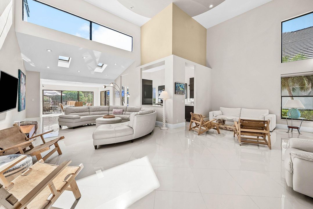 For Rent: $16,000 (4 beds, 4 baths, 2989 Square Feet)