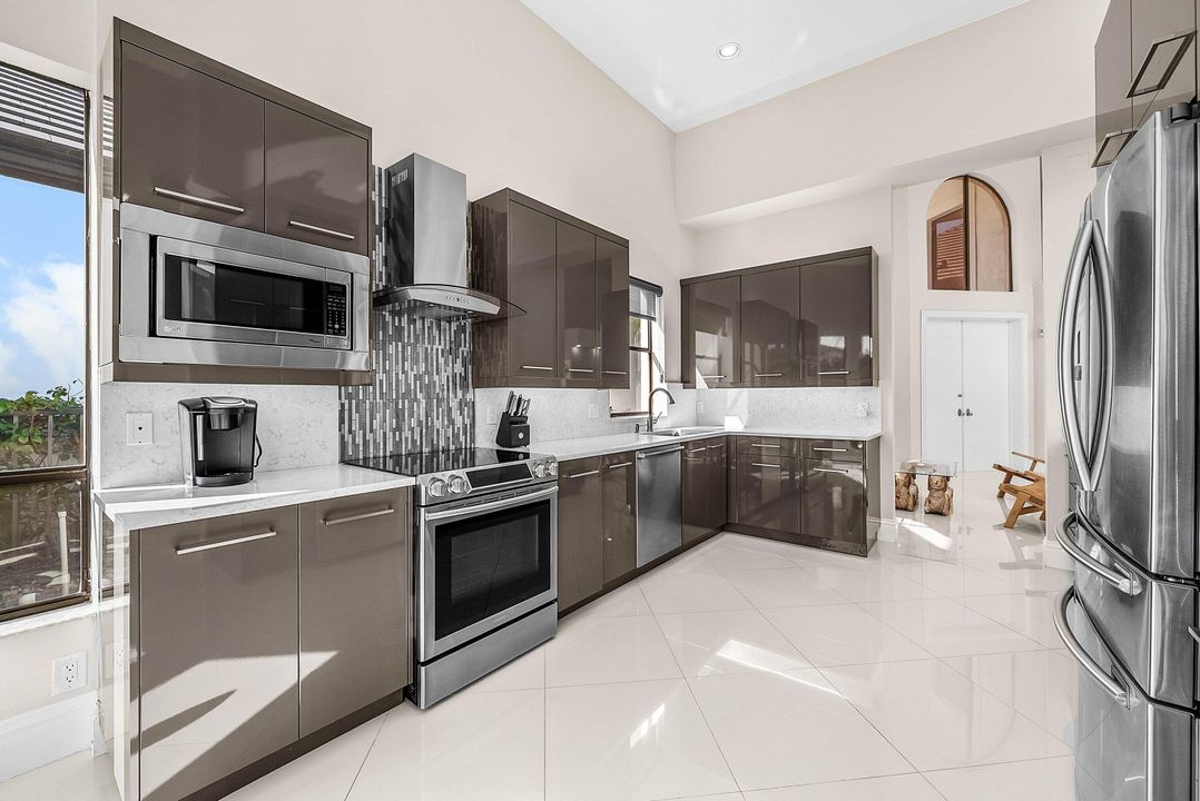 For Rent: $16,000 (4 beds, 4 baths, 2989 Square Feet)