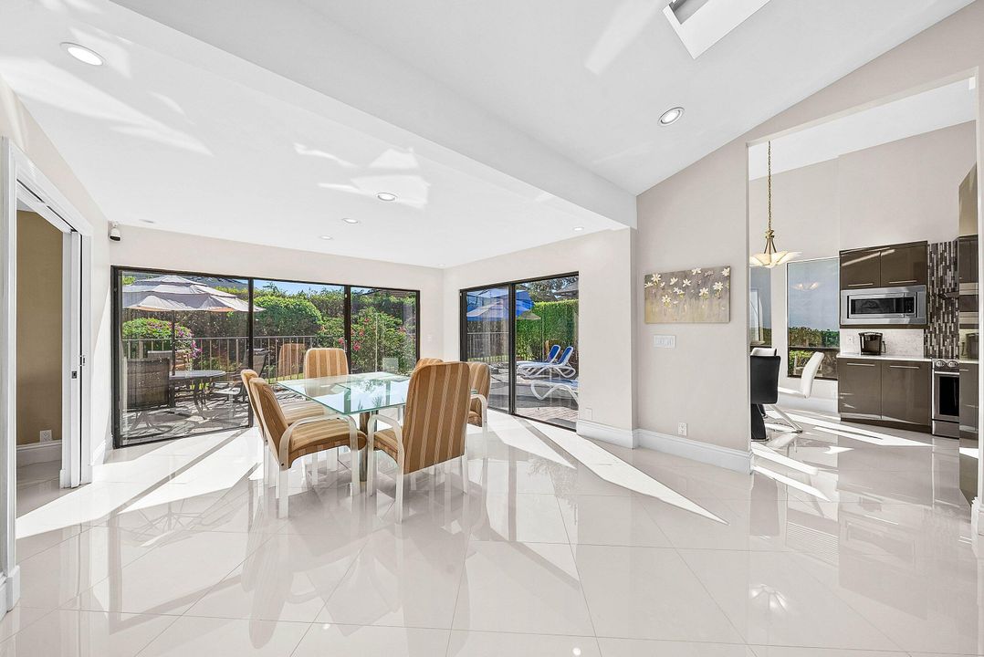 For Rent: $16,000 (4 beds, 4 baths, 2989 Square Feet)