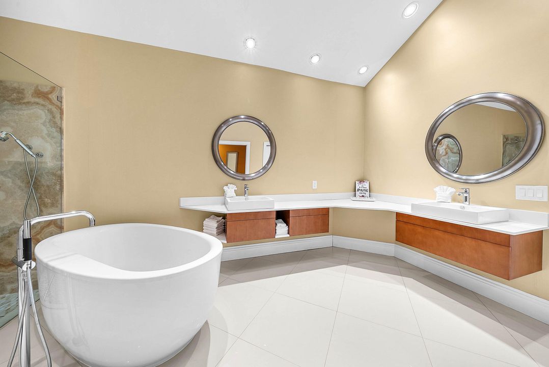 For Rent: $16,000 (4 beds, 4 baths, 2989 Square Feet)