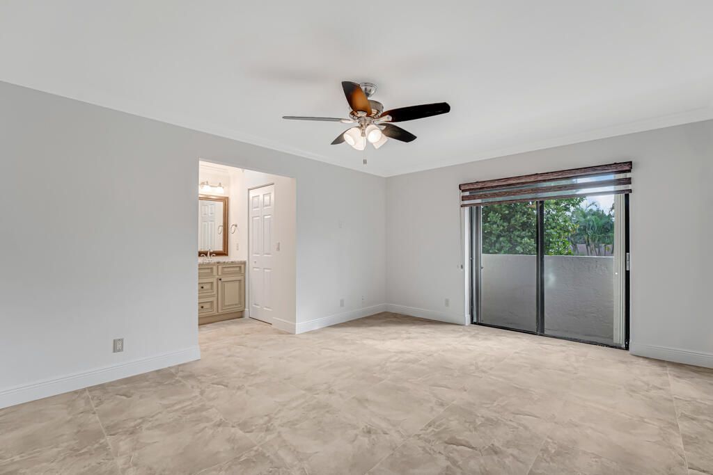 На продажу: $238,000 (2 спален, 2 ванн, 1133 Квадратных фут)