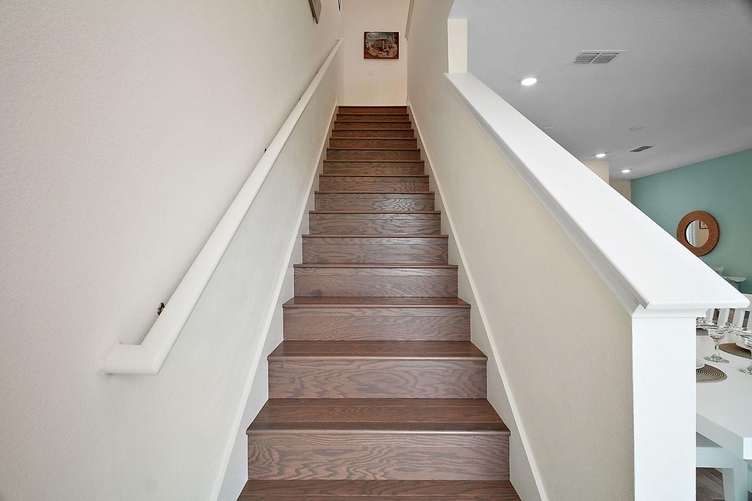 For Sale: $419,900 (2 beds, 2 baths, 1380 Square Feet)