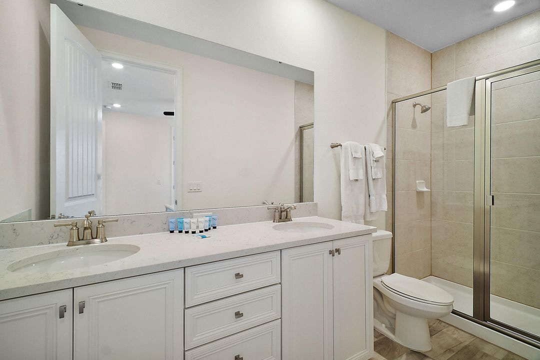 For Sale: $419,900 (2 beds, 2 baths, 1380 Square Feet)