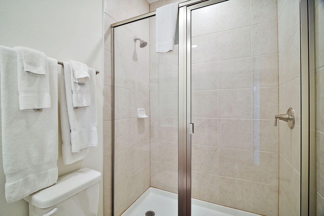 For Sale: $419,900 (2 beds, 2 baths, 1380 Square Feet)