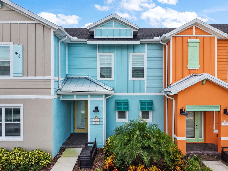 For Sale: $419,900 (2 beds, 2 baths, 1380 Square Feet)