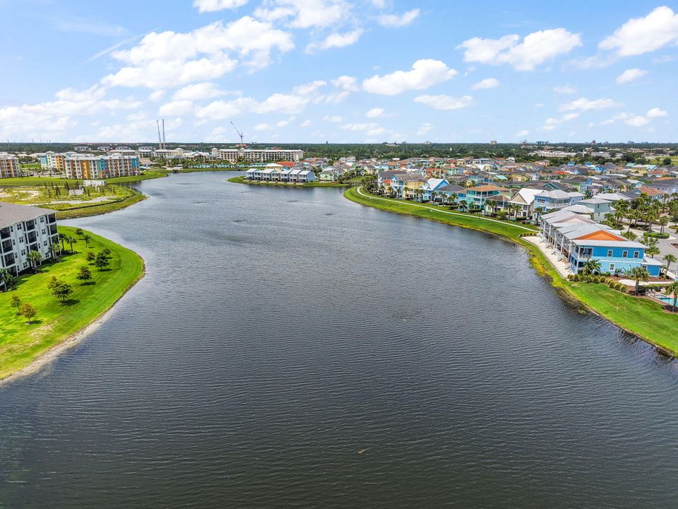 For Sale: $419,900 (2 beds, 2 baths, 1380 Square Feet)