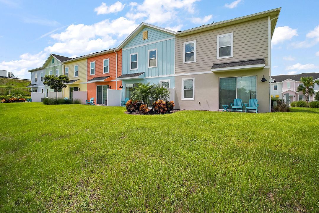 For Sale: $419,900 (2 beds, 2 baths, 1380 Square Feet)