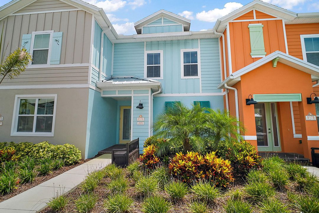 For Sale: $419,900 (2 beds, 2 baths, 1380 Square Feet)