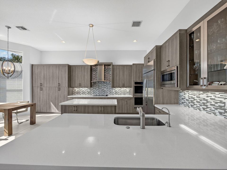 For Sale: $1,899,999 (3 beds, 3 baths, 3060 Square Feet)