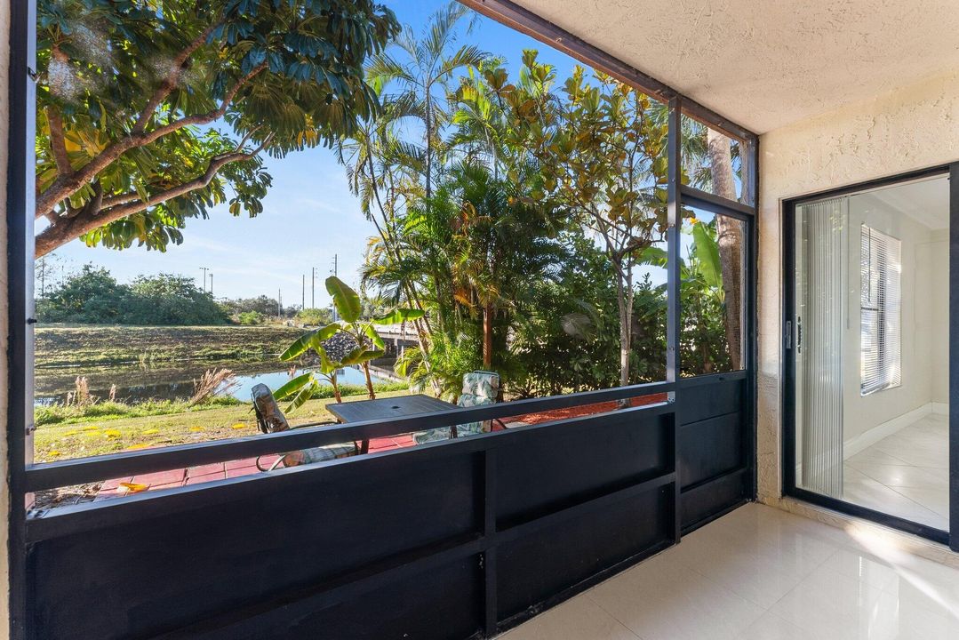 For Rent: $2,400 (2 beds, 2 baths, 1218 Square Feet)