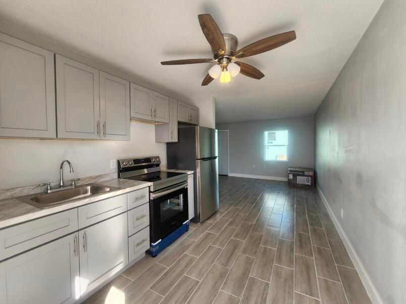 For Rent: $1,600 (2 beds, 1 baths, 700 Square Feet)