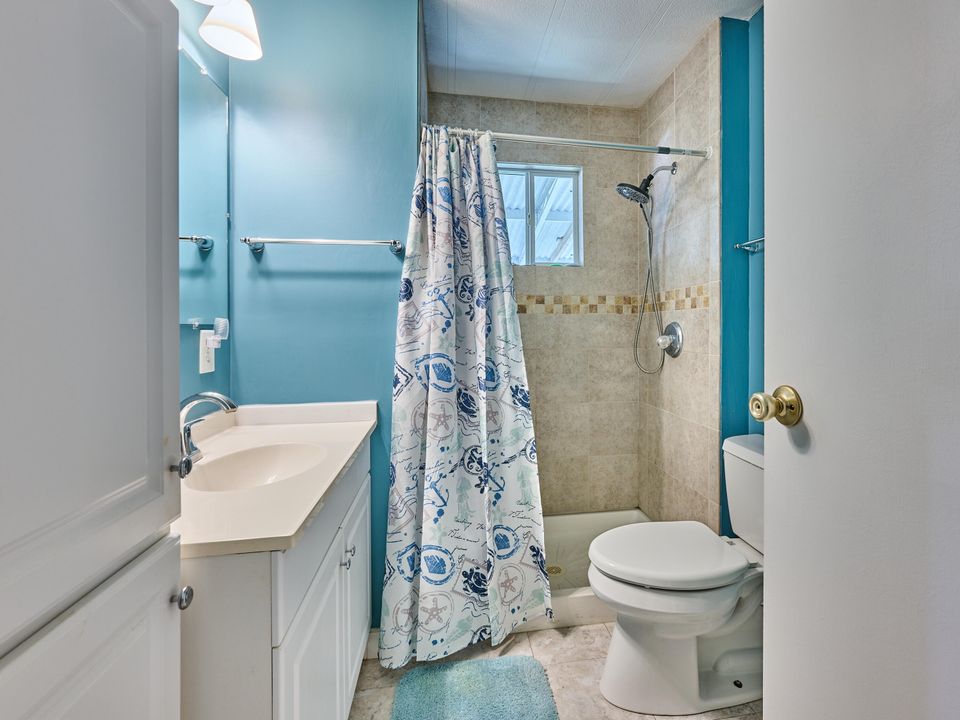 На продажу: $225,000 (2 спален, 2 ванн, 1152 Квадратных фут)